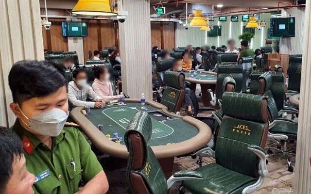 Chơi poker tại Việt Nam có bị bắt không?